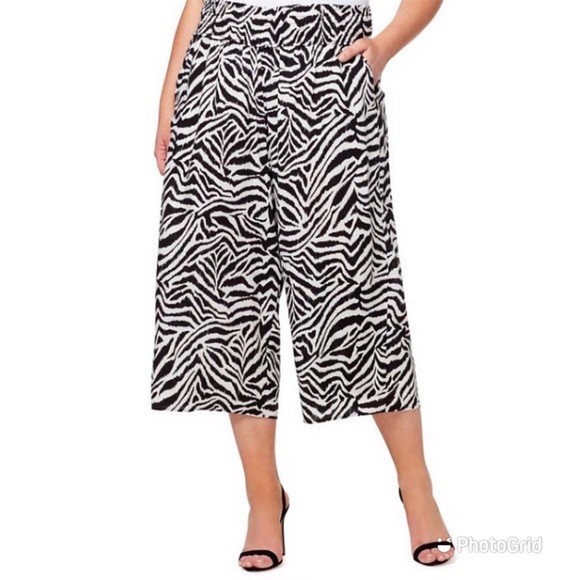 Jessica Simpson Pants - Black & White Zebra Senna Gaucho Pants - NWT